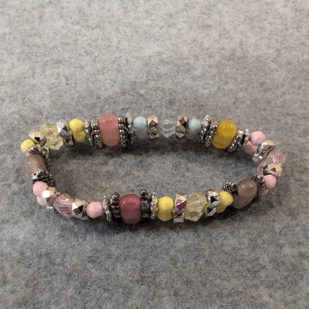 Beaded Stretchy Bracelet Pastel Colors Pink Yellow Blue Silver Accents‎ Layered
